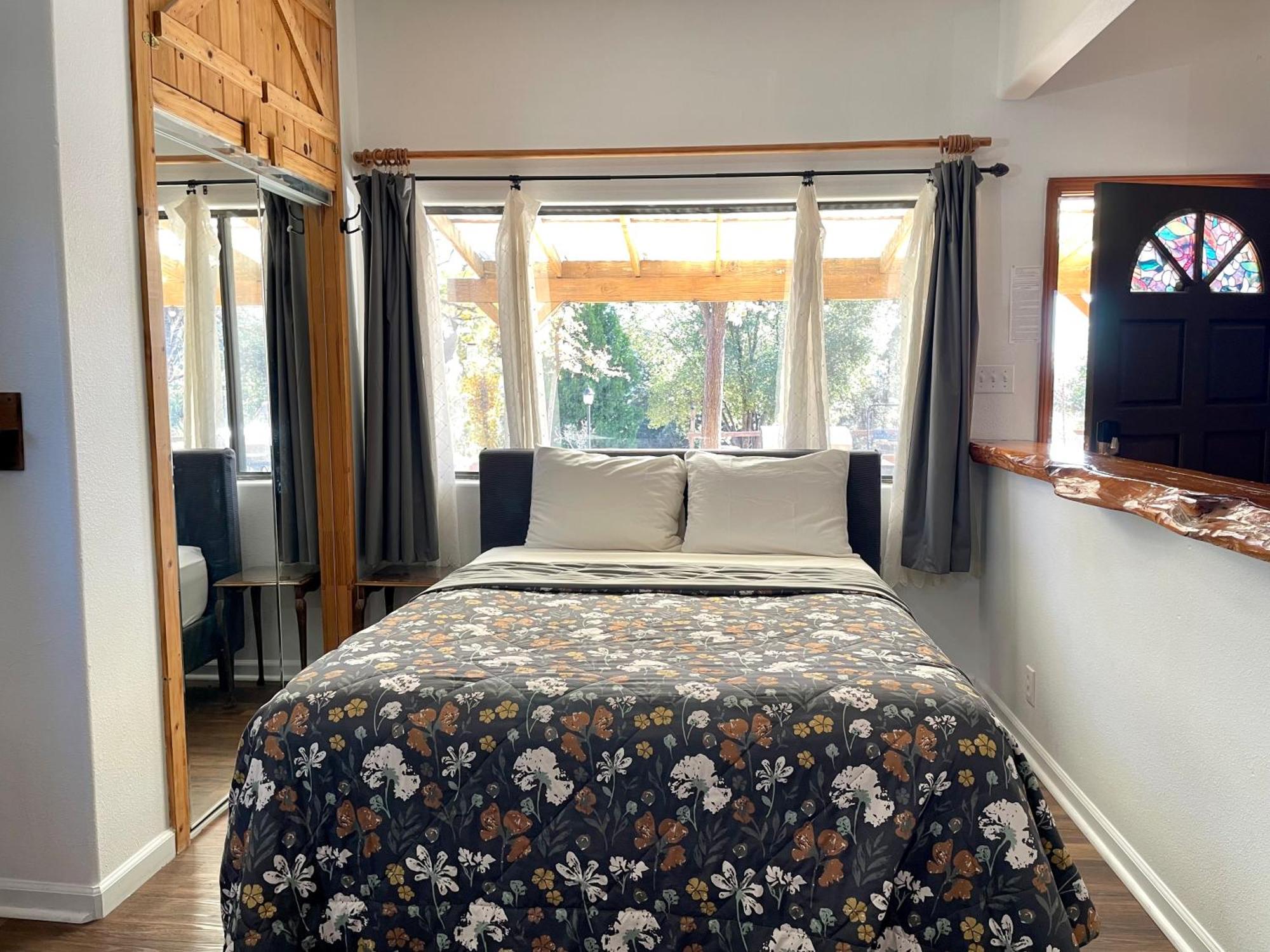 Sierra Mountain Lodge - Vacation Rentals - Yosemite Авани Экстерьер фото