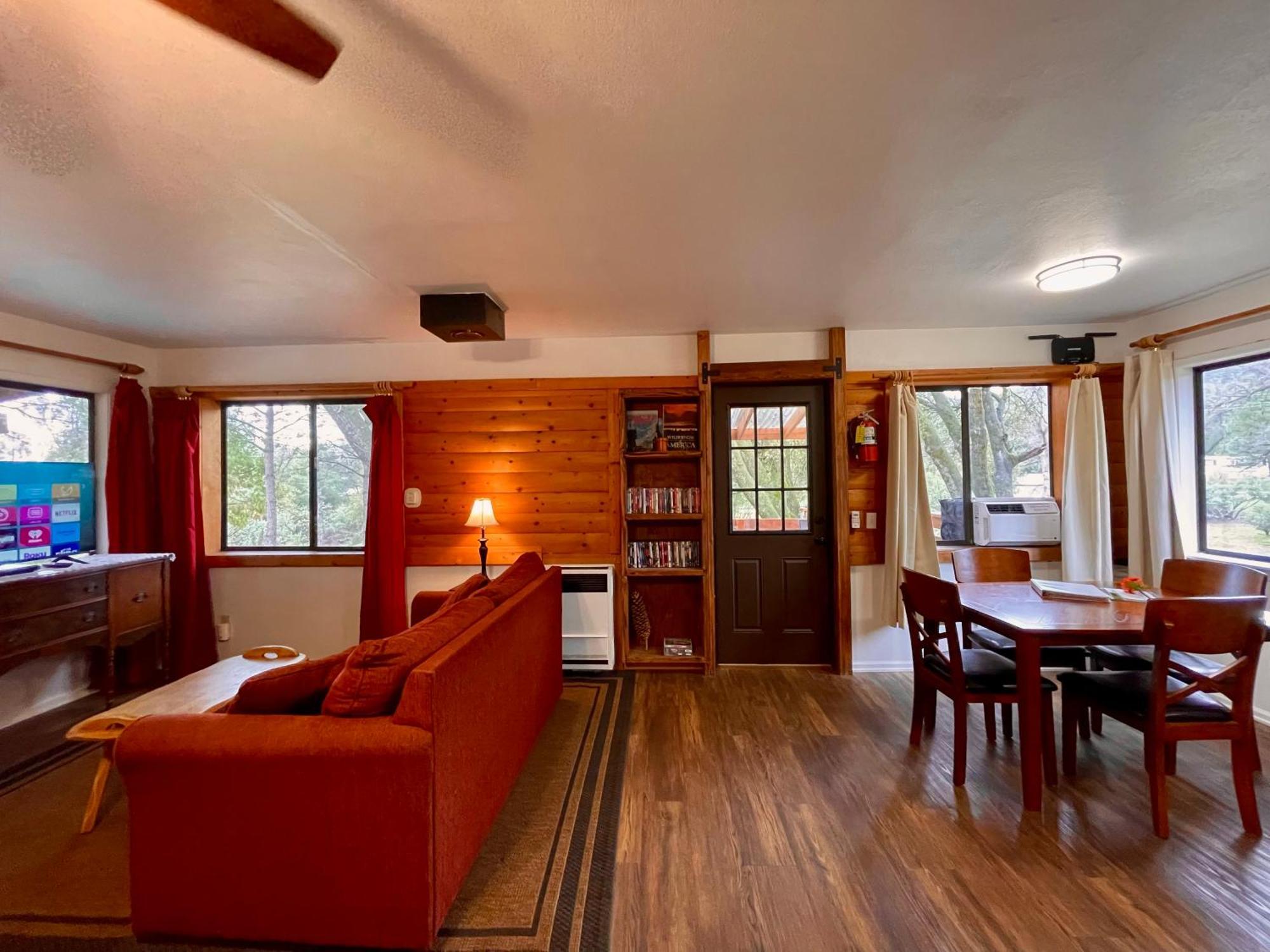 Sierra Mountain Lodge - Vacation Rentals - Yosemite Авани Экстерьер фото