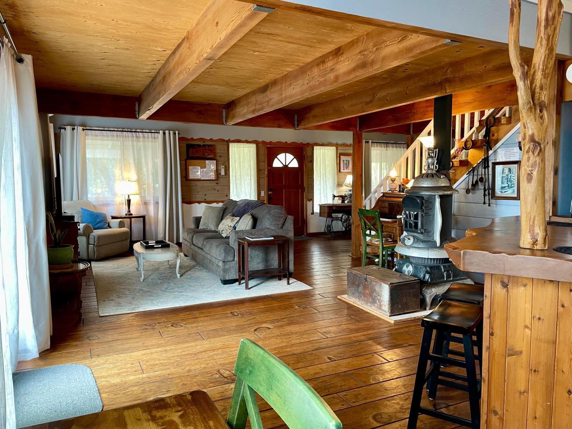 Sierra Mountain Lodge - Vacation Rentals - Yosemite Авани Экстерьер фото